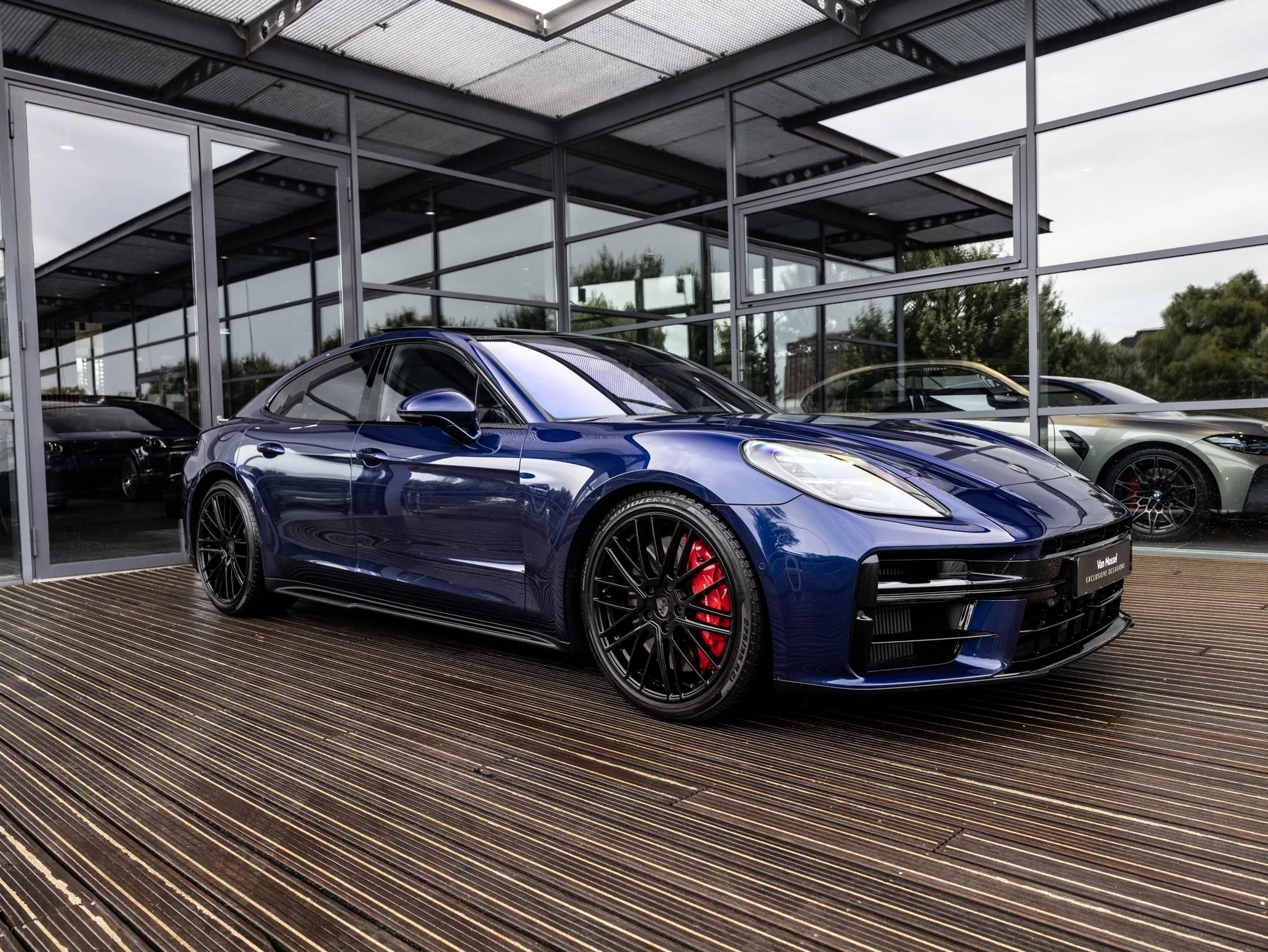Porsche-Panamera-image-2