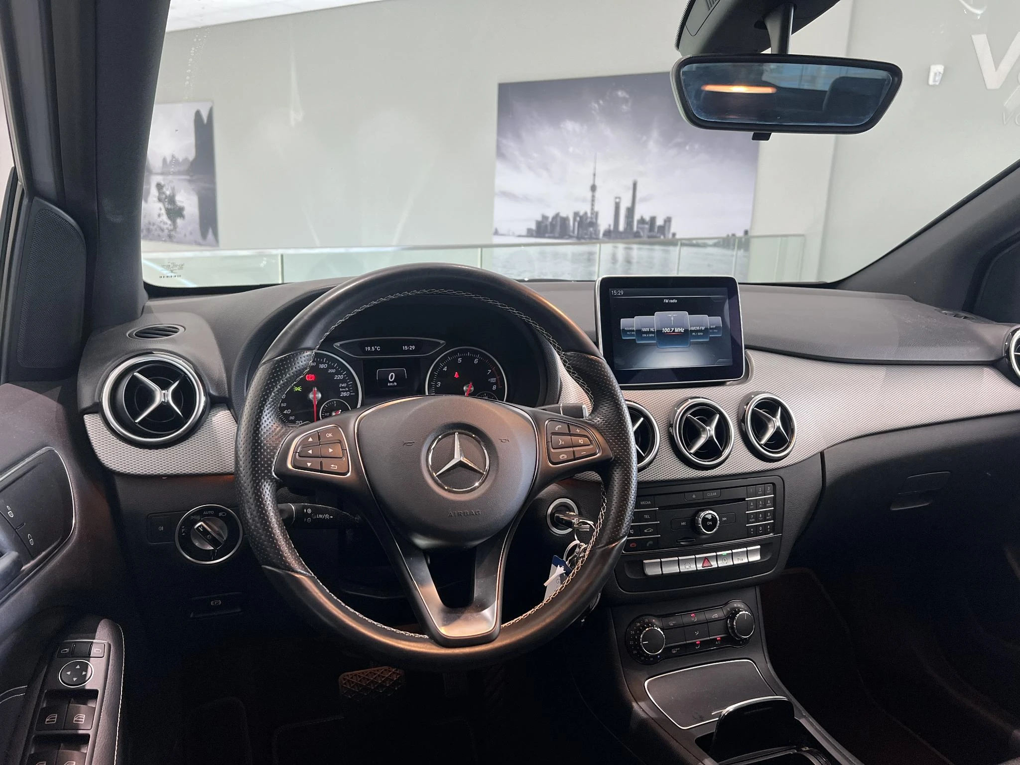 Mercedes-Benz-B-Klasse-image-1