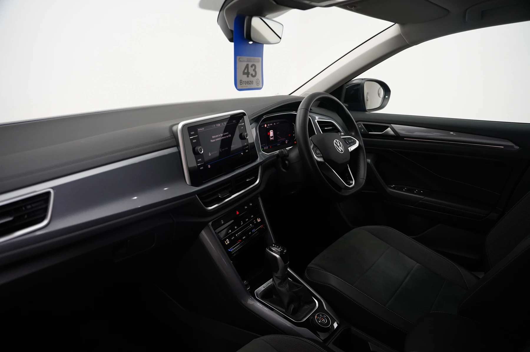 Volkswagen-T-Roc-image-1