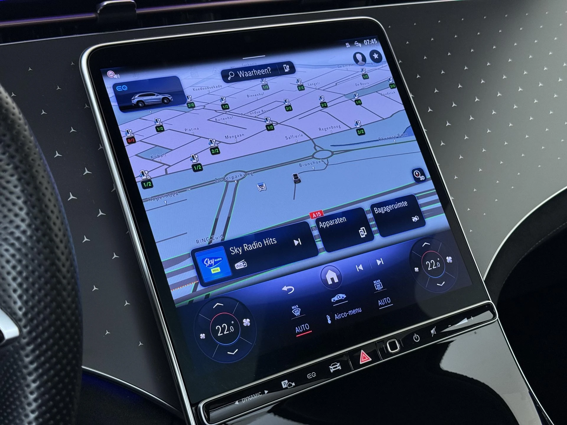Mercedes-Benz-EQE-image-17