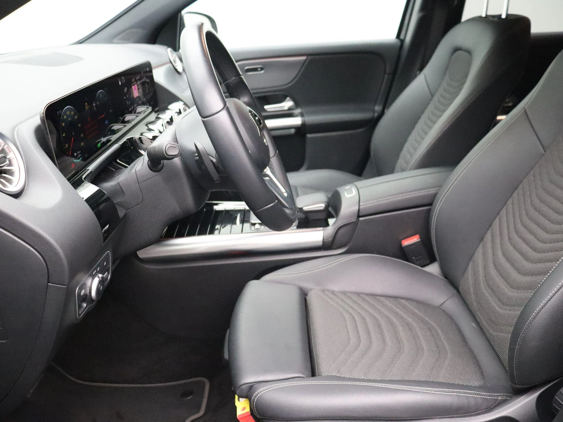 Mercedes-Benz EQA 250 Business Line
