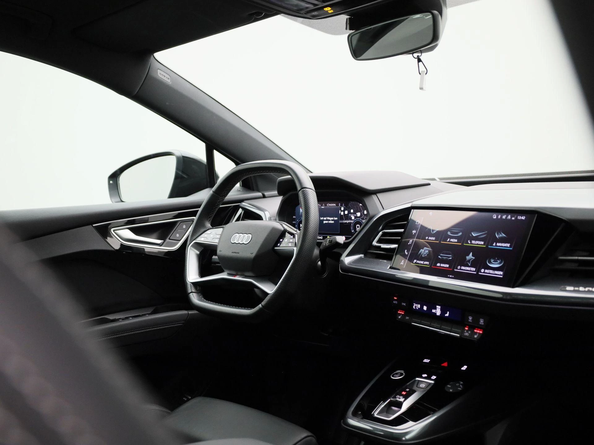 Audi-Q4 e-tron-image-40