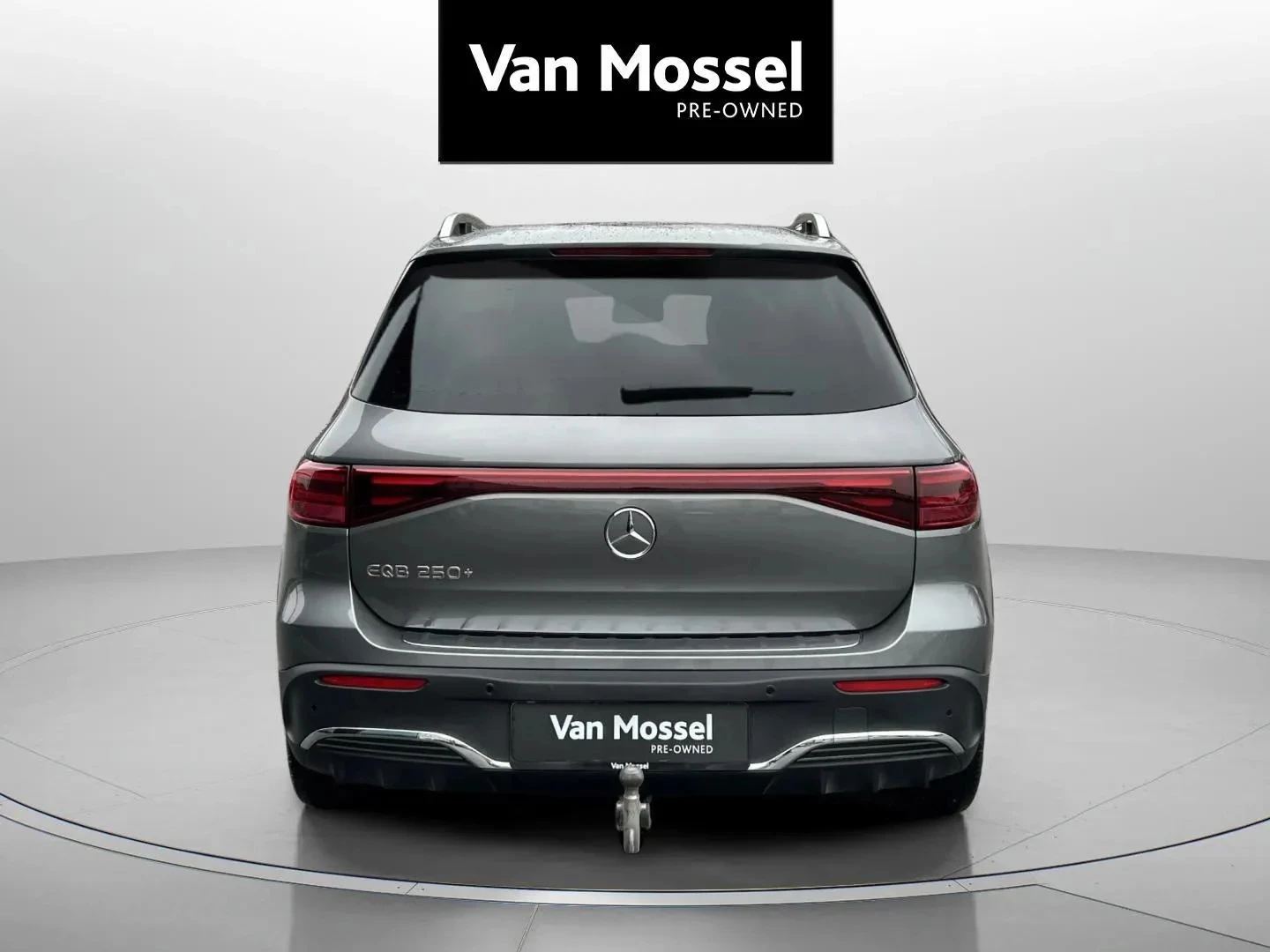 Mercedes-Benz-EQB-image-5