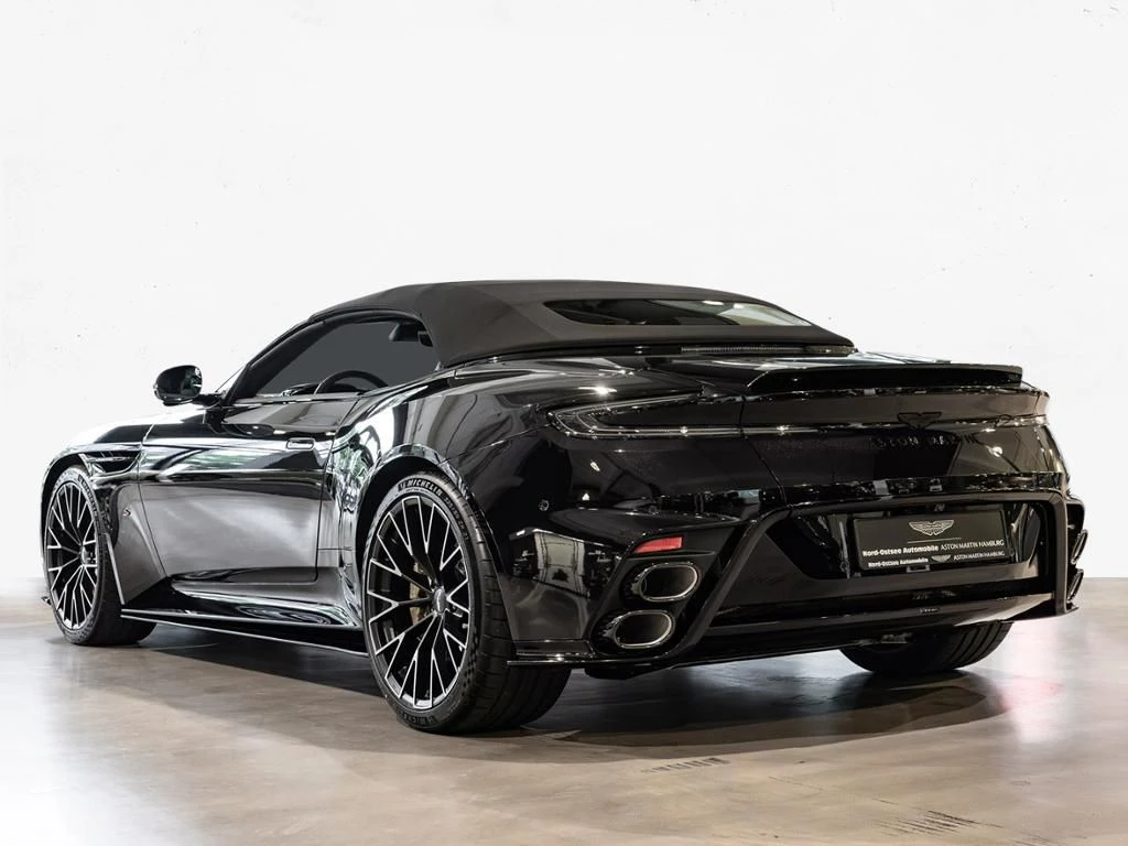 Aston Martin-DB12-image-16