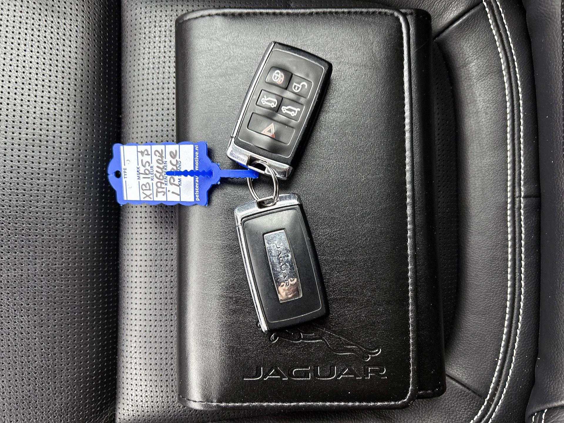 Jaguar-I-PACE-image-40