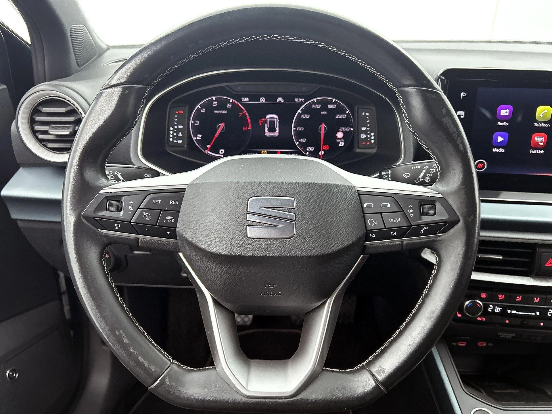 SEAT-Arona-image-31