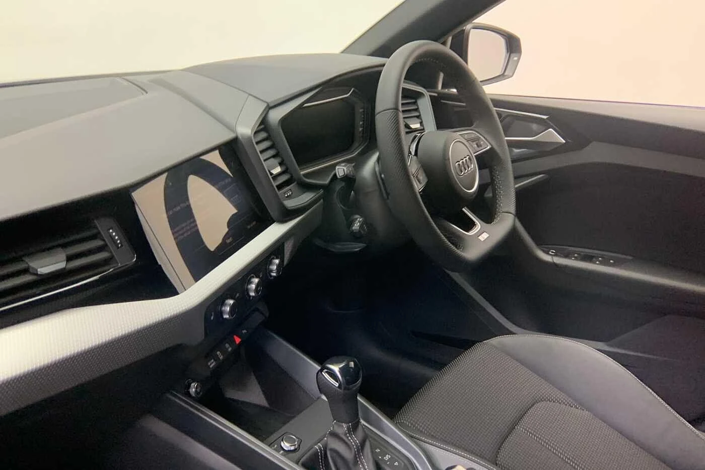 Audi-A1 Sportback-image-1