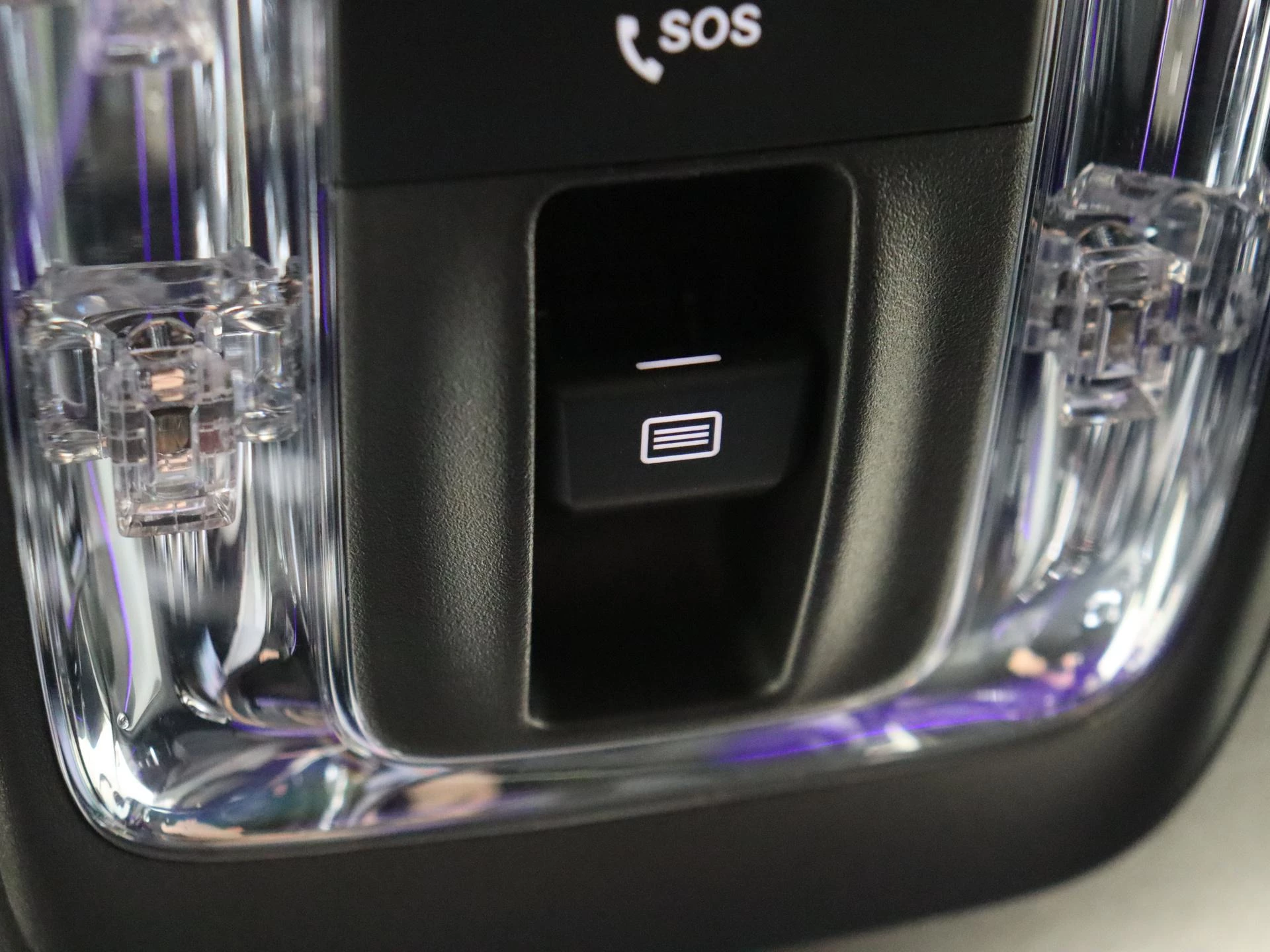 Mercedes-Benz-GLA-image-27