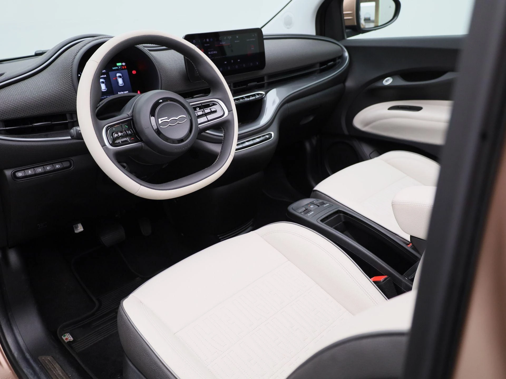 Fiat-500C-image-14