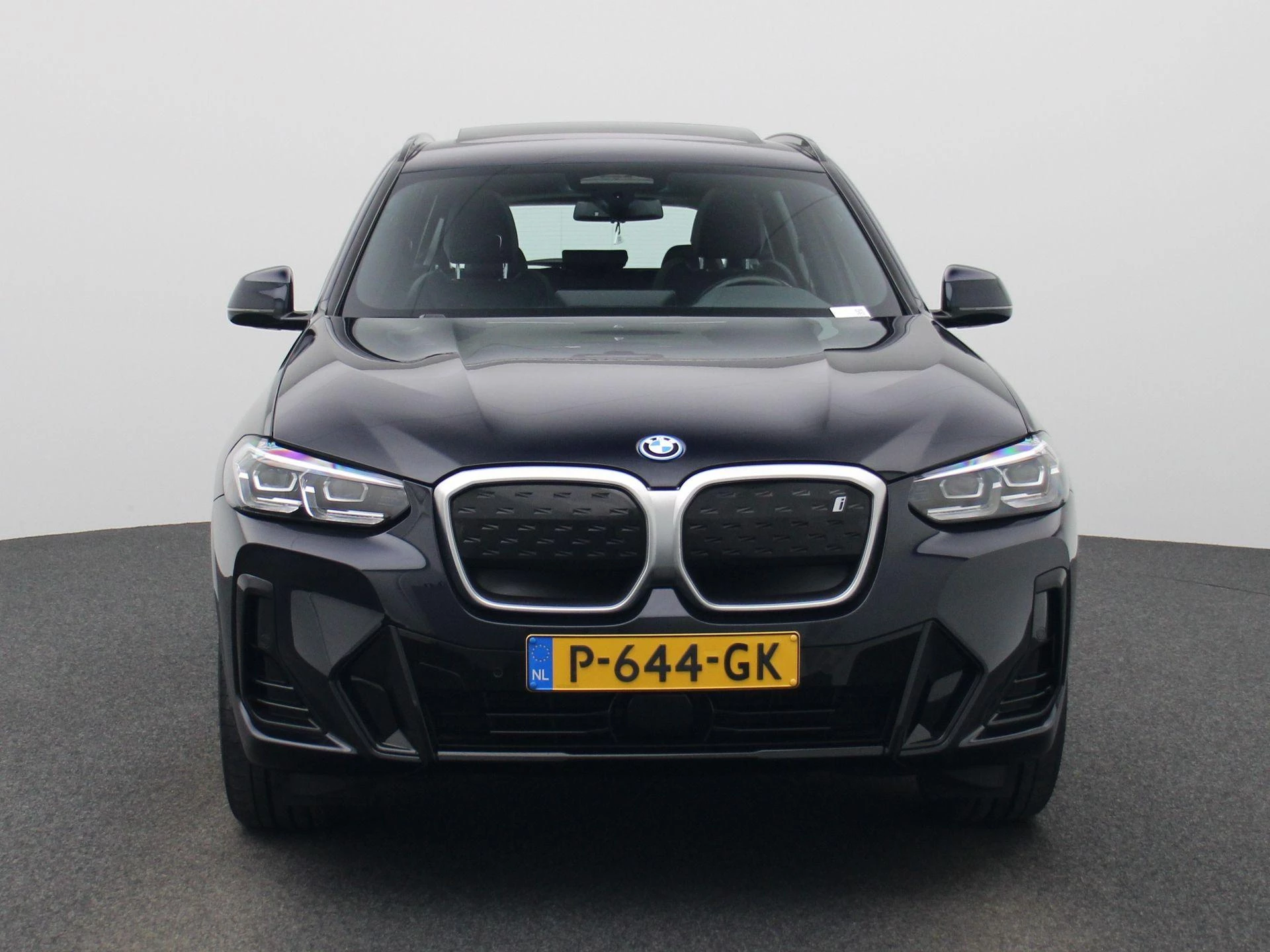 BMW-iX3-image-2