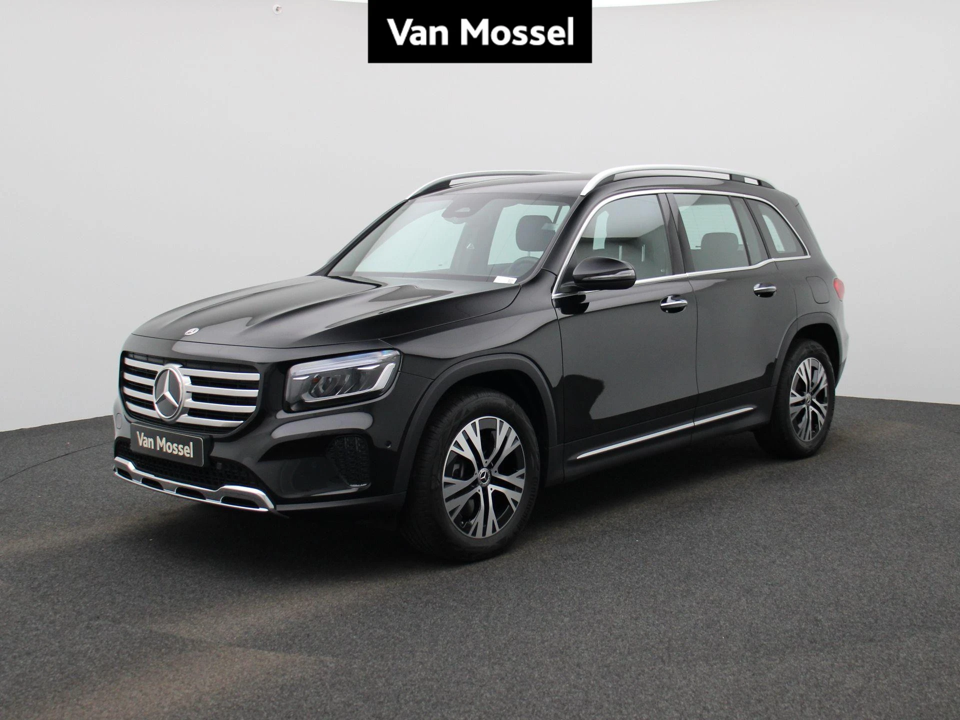 Mercedes-Benz-GLB-image-0