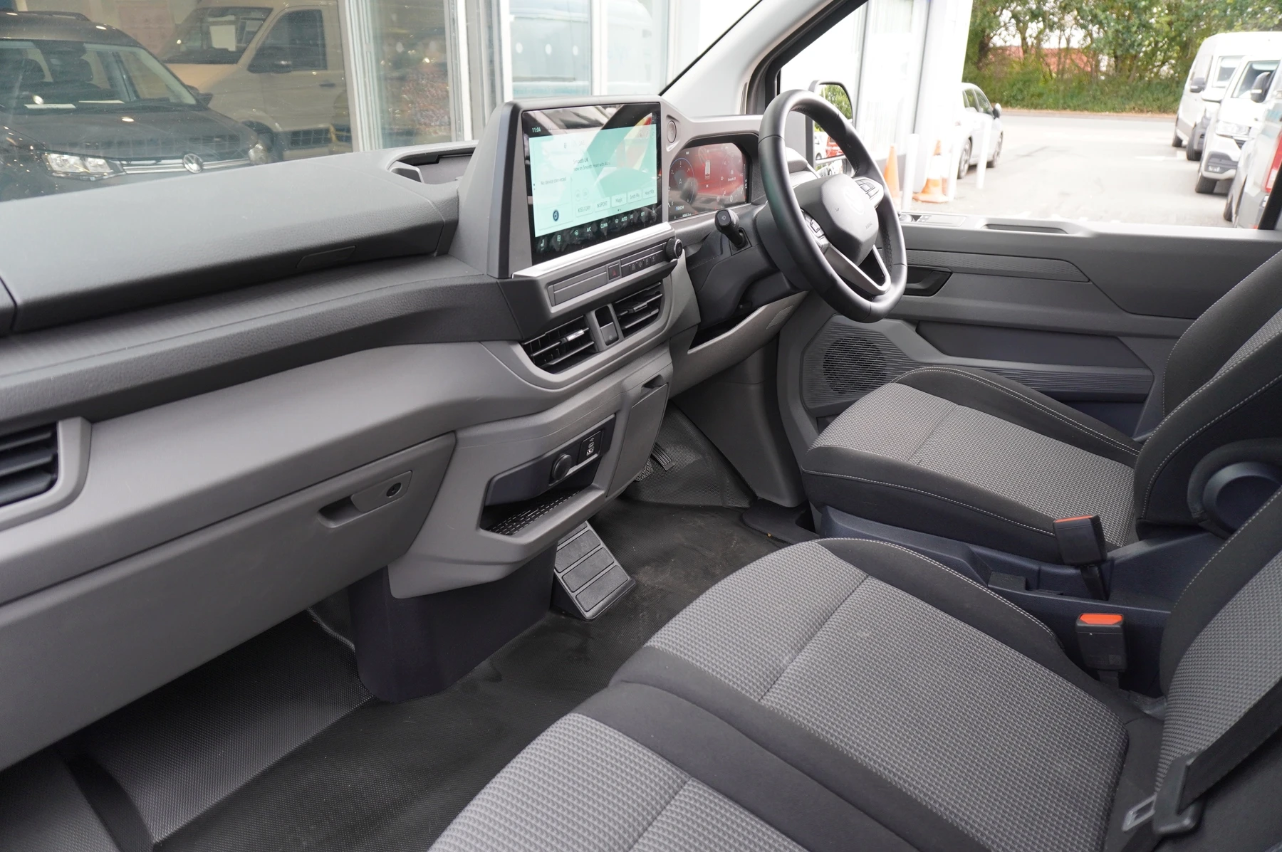 Volkswagen-Transporter-image-1