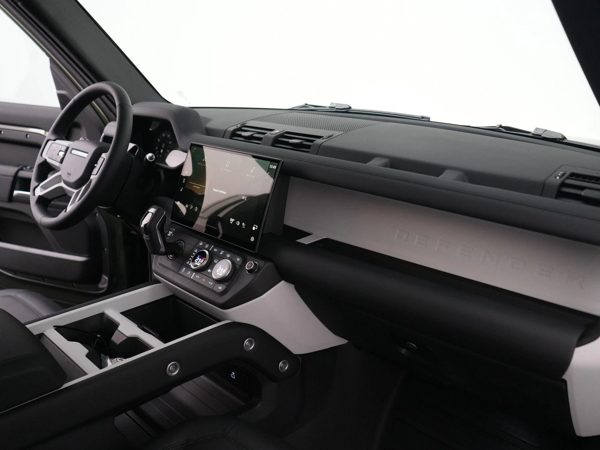 Land Rover-Defender-image-39