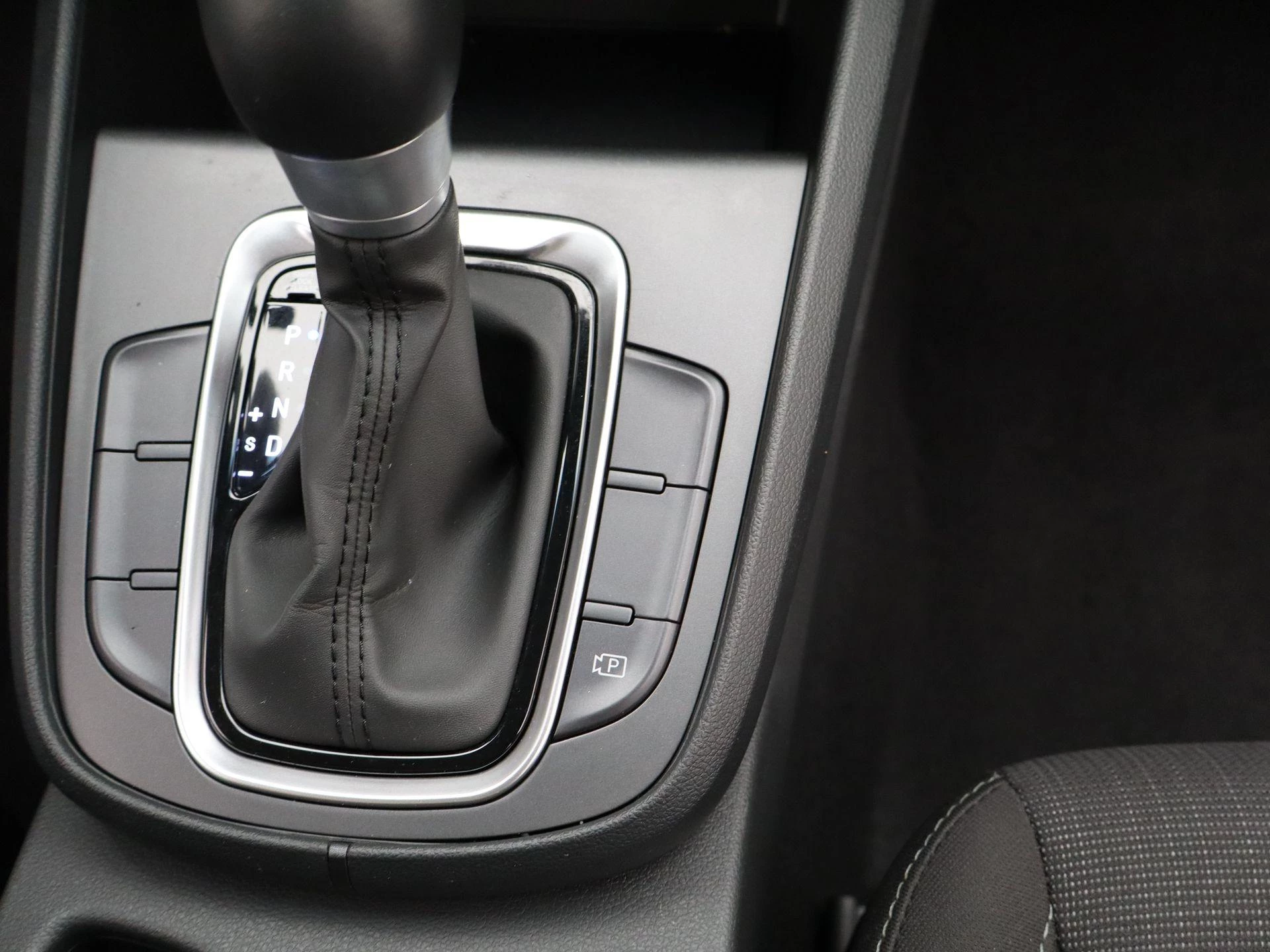 Hyundai Kona 1.6 GDI HEV Comfort Smart Automaat |