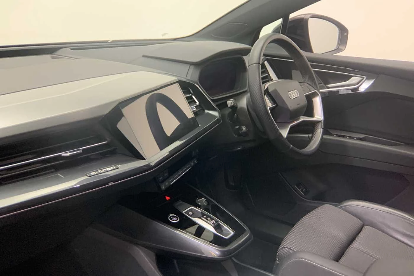 Audi-Q4 e-tron-image-11