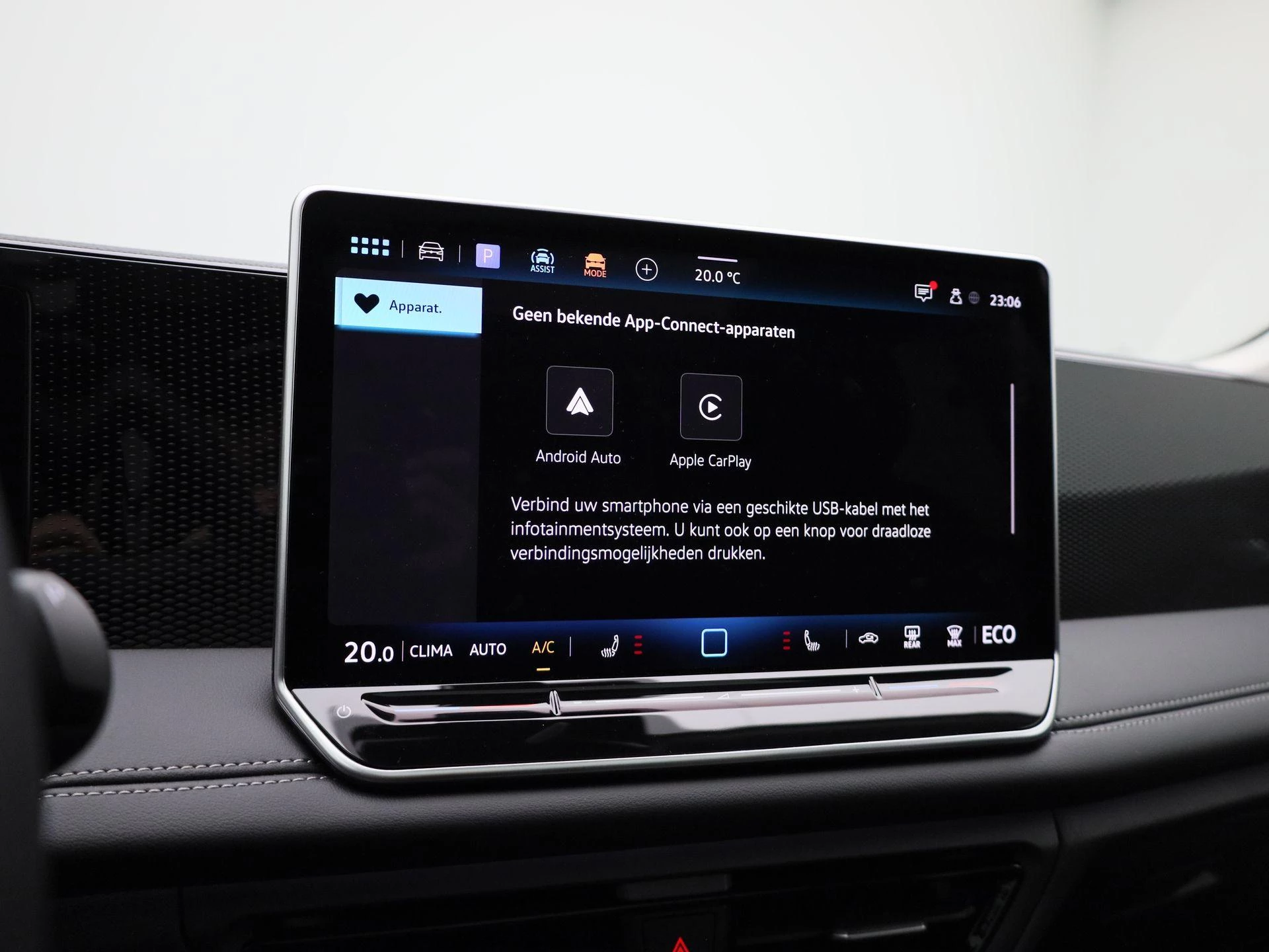 Volkswagen-Tiguan-image-32