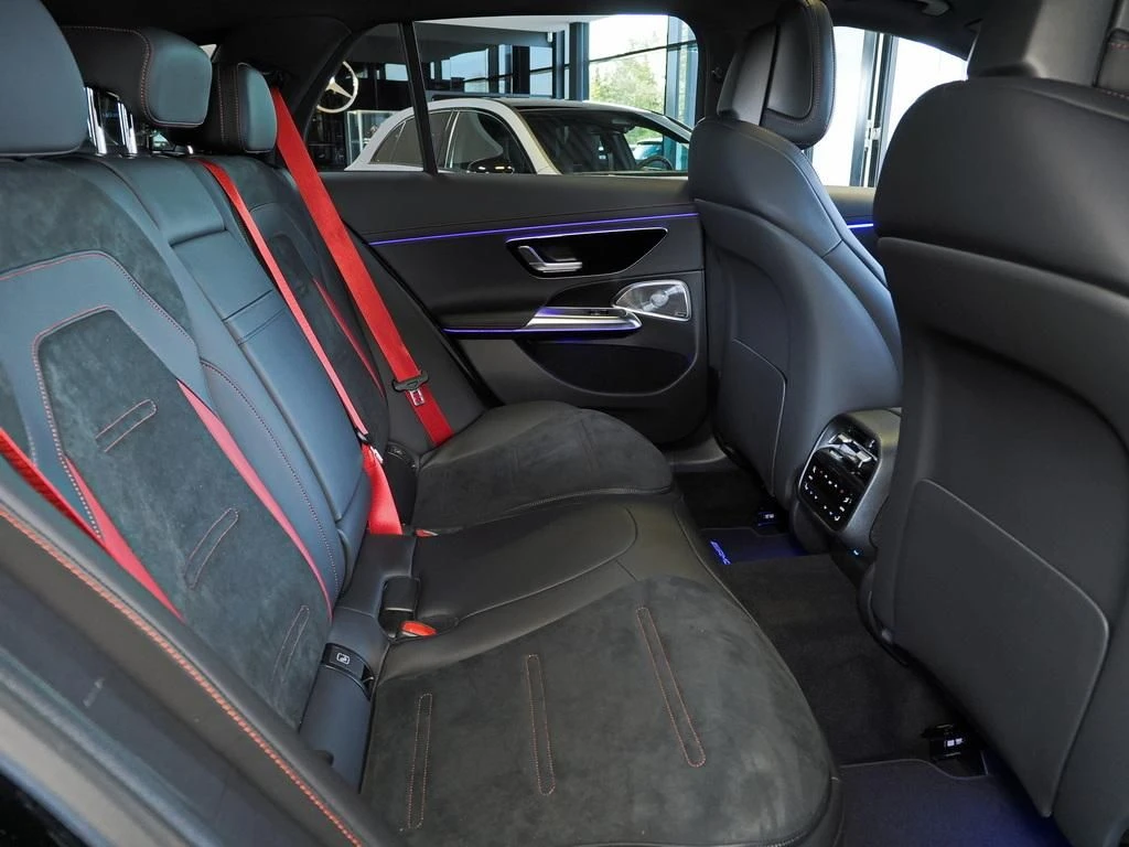 Mercedes-AMG-E-Klasse 53 AMG-image-15