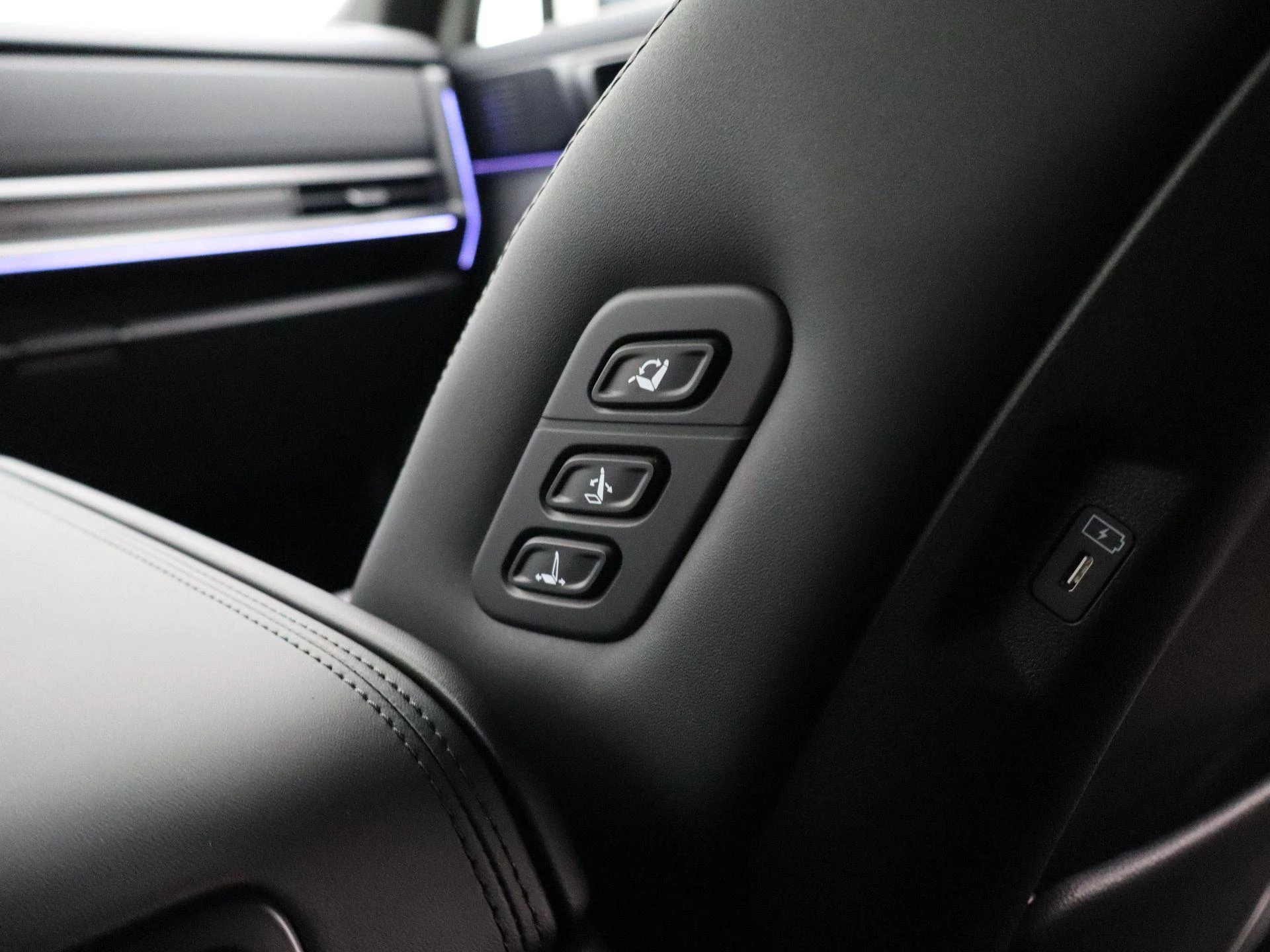 Hyundai-Santa Fe-image-36