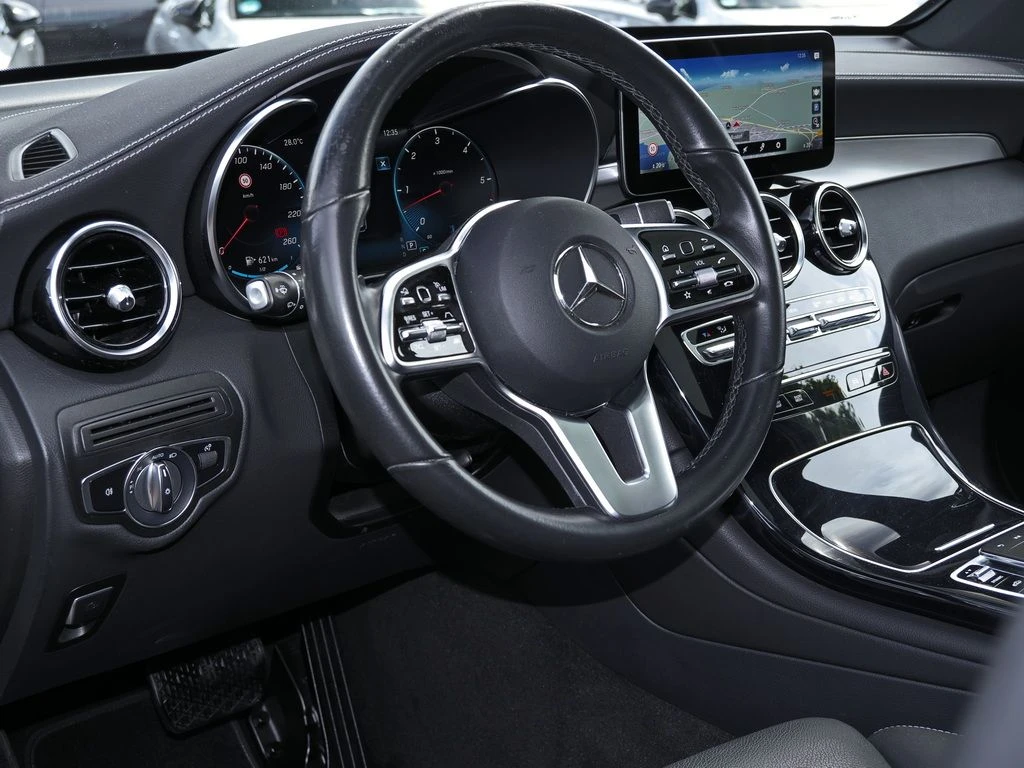Mercedes-Benz-GLC 400 d-image-9