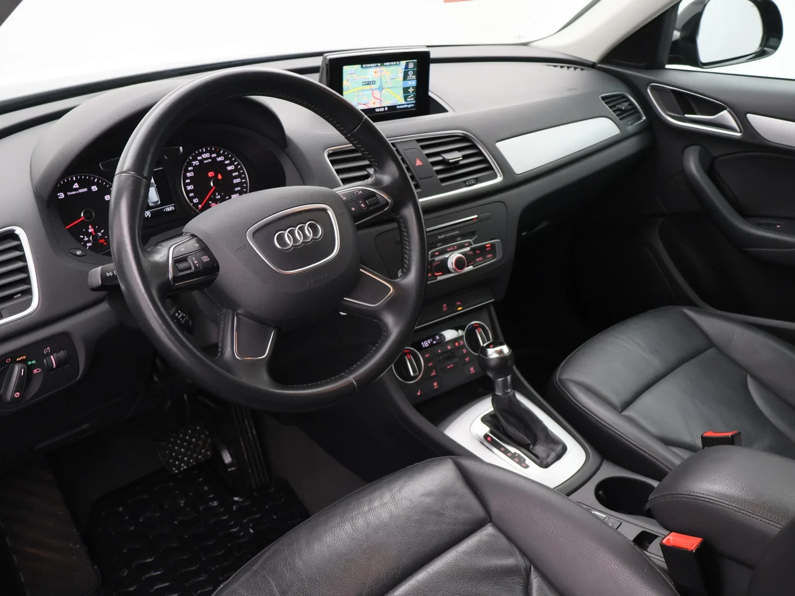 Audi Q3 Audi Q3 1.4TFSI 150PK *AUTOMAAT*LEDER*CRUISE*NAVI*PDC*ZETELVERWARMING*AIRCO*...*