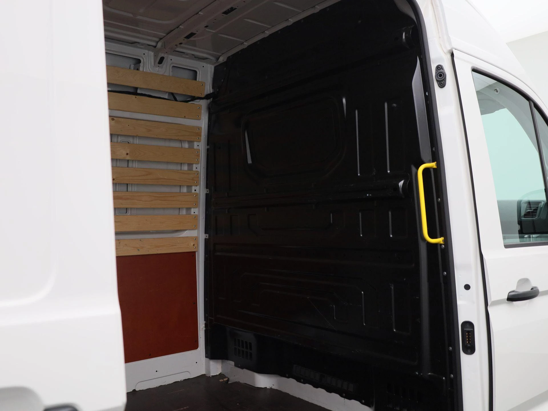 Volkswagen-Crafter-image-13