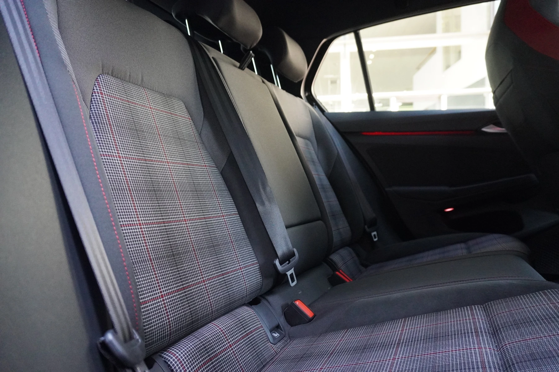 Volkswagen-Golf-image-43