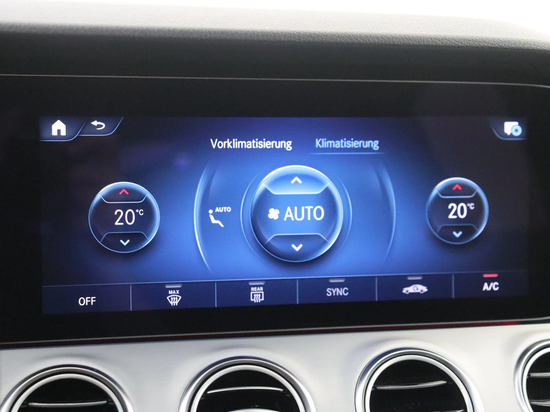 Mercedes-Benz-E-Klasse-image-16