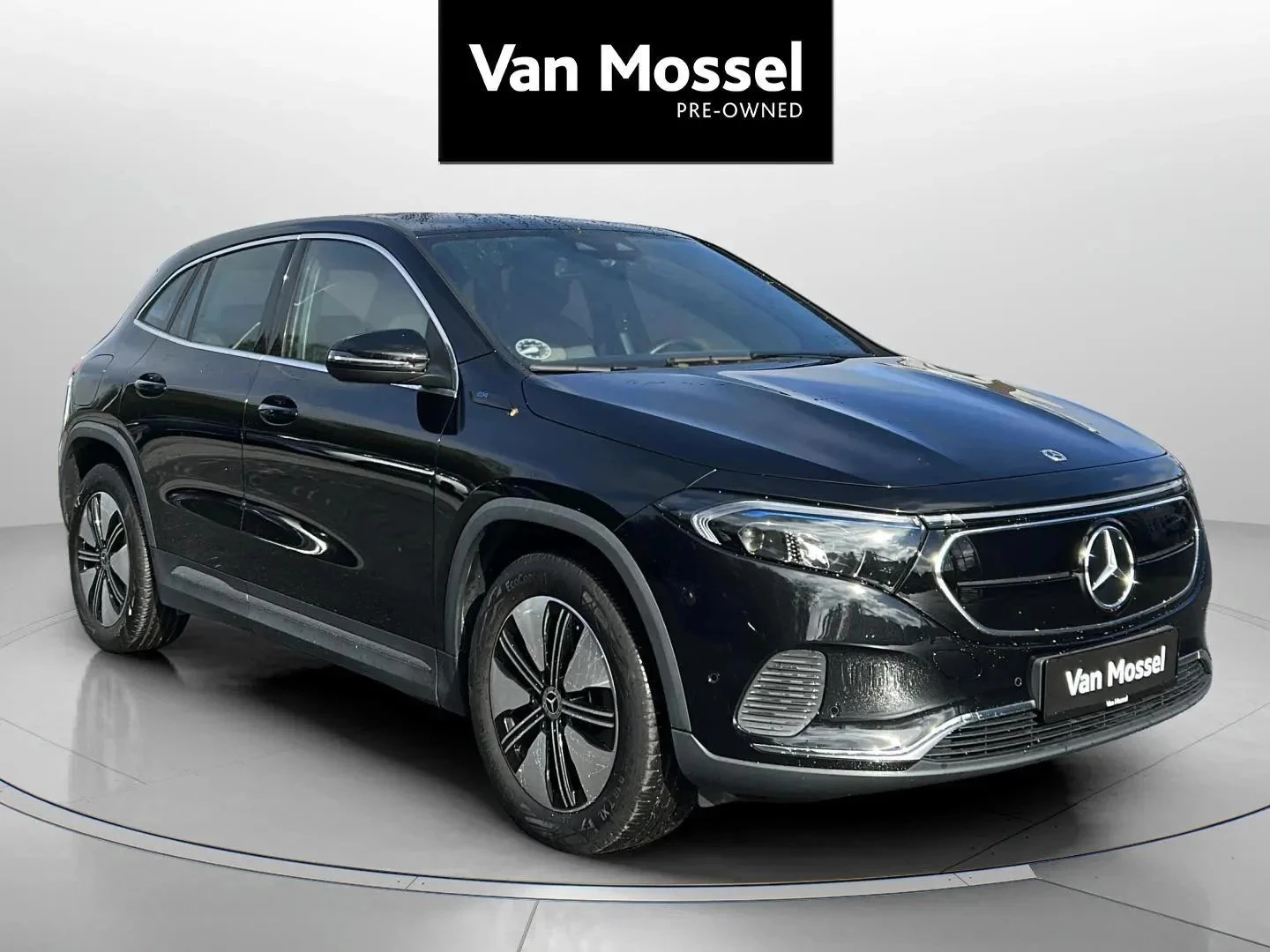 Mercedes-Benz-EQA-image-2