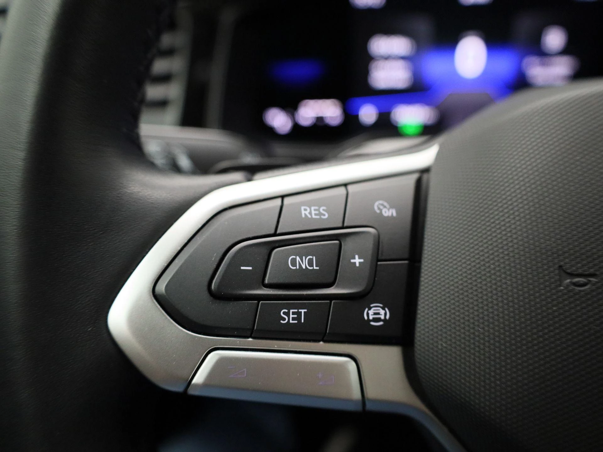 Volkswagen-Polo-image-16