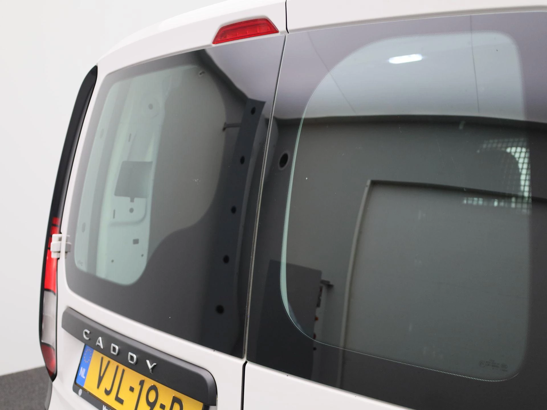 Volkswagen-Caddy-image-37