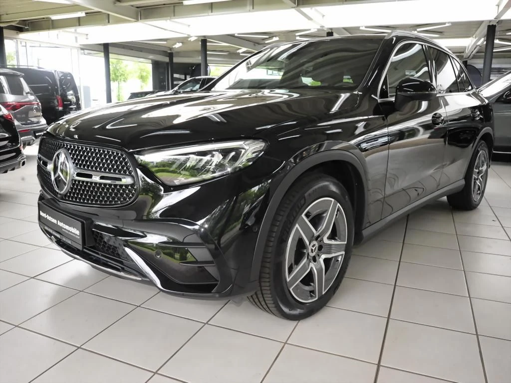 Mercedes-Benz-GLC 300 d-image-6