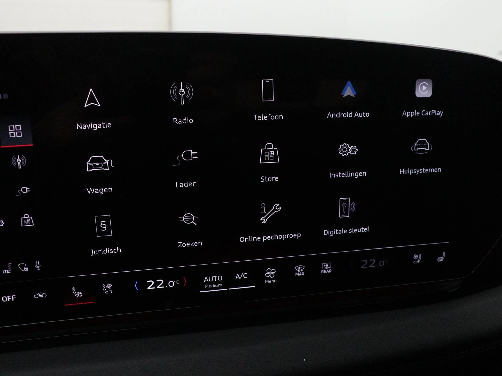 Audi-A6 Avant e-tron-image-28