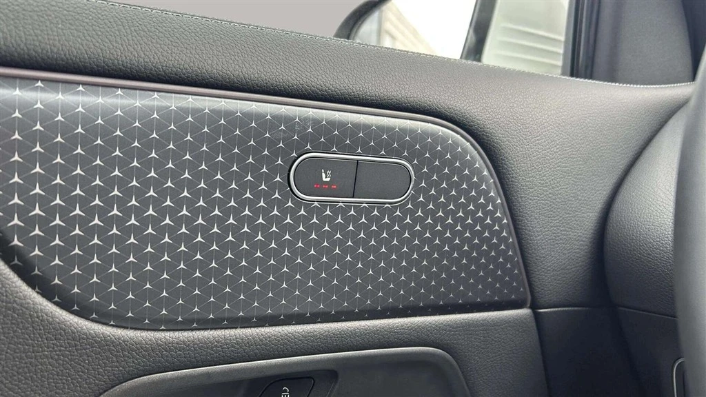 Mercedes-Benz-EQA-image-10