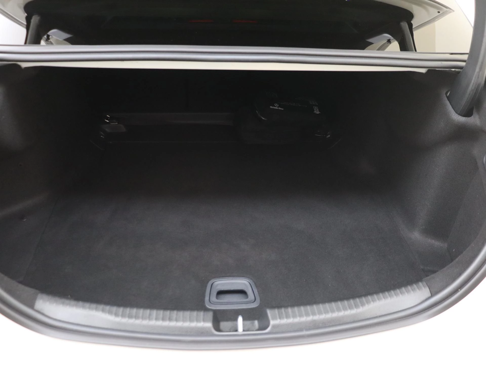 Mercedes-Benz-C-Klasse-image-33