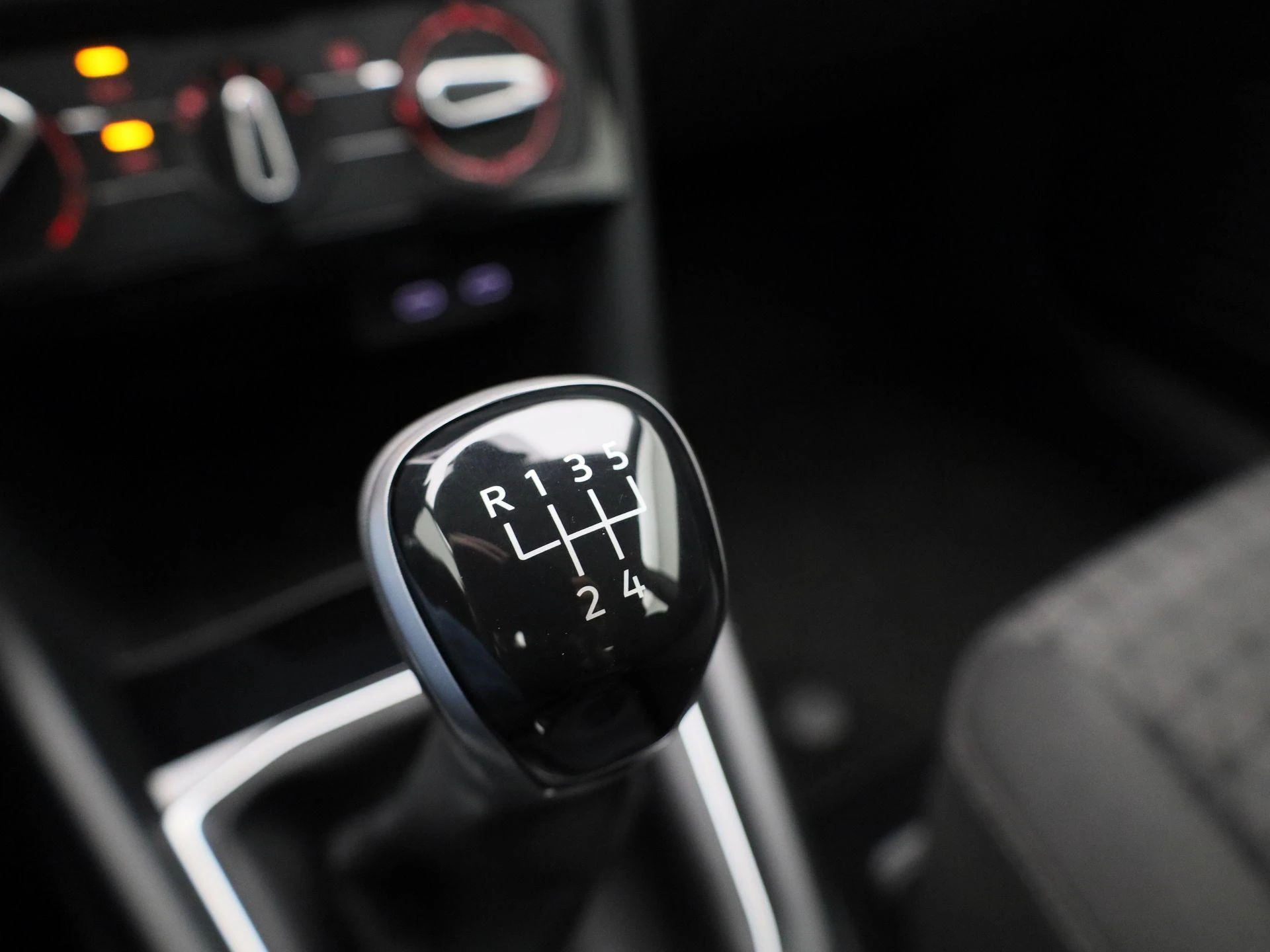 Volkswagen-T-Cross-image-25