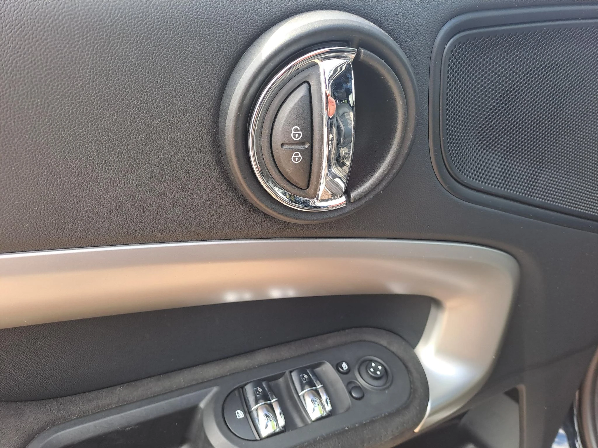 MINI-Countryman-image-8