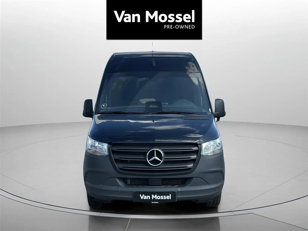 Mercedes-Benz-Sprinter-image-8