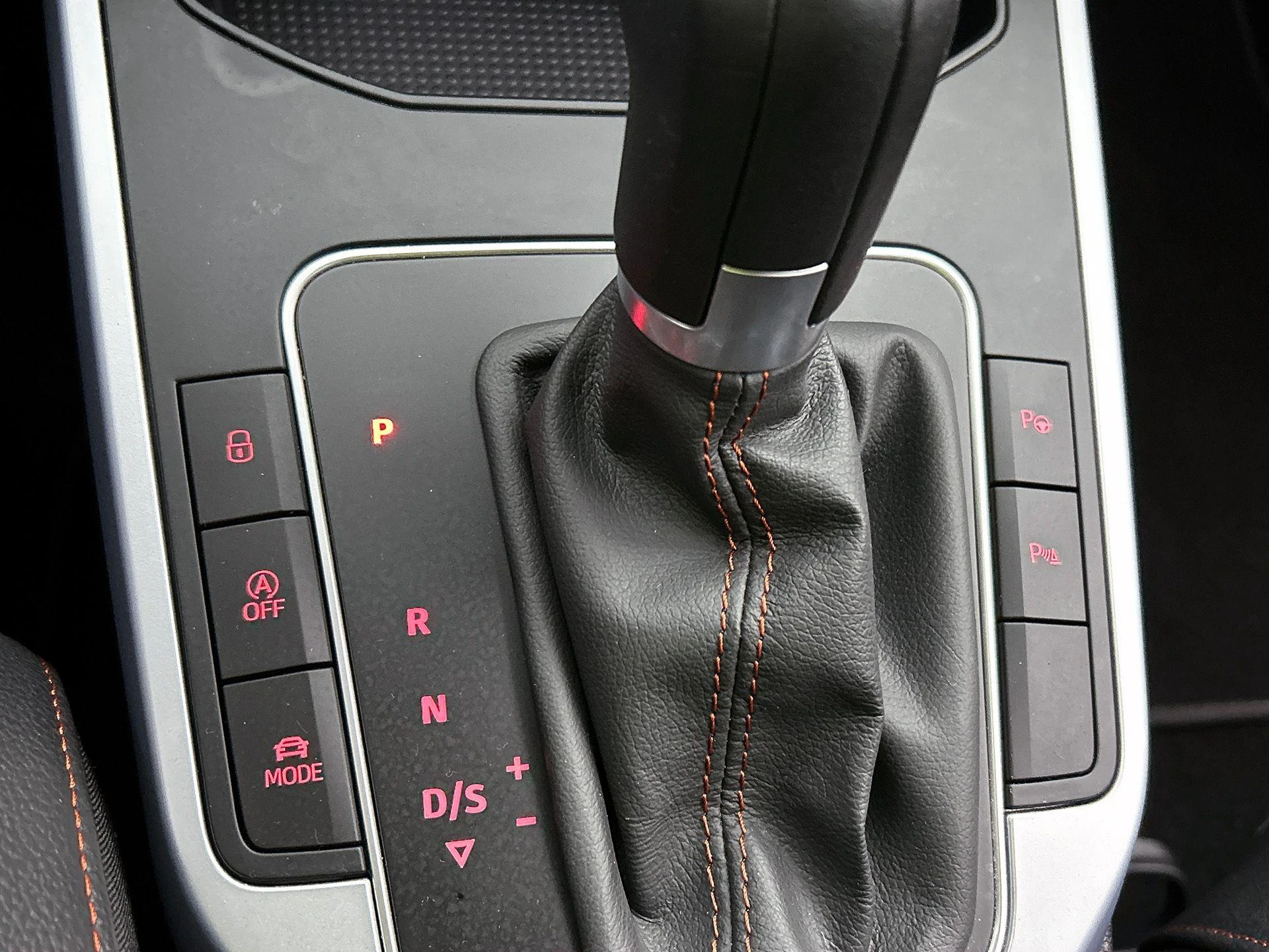 SEAT-Arona-image-8