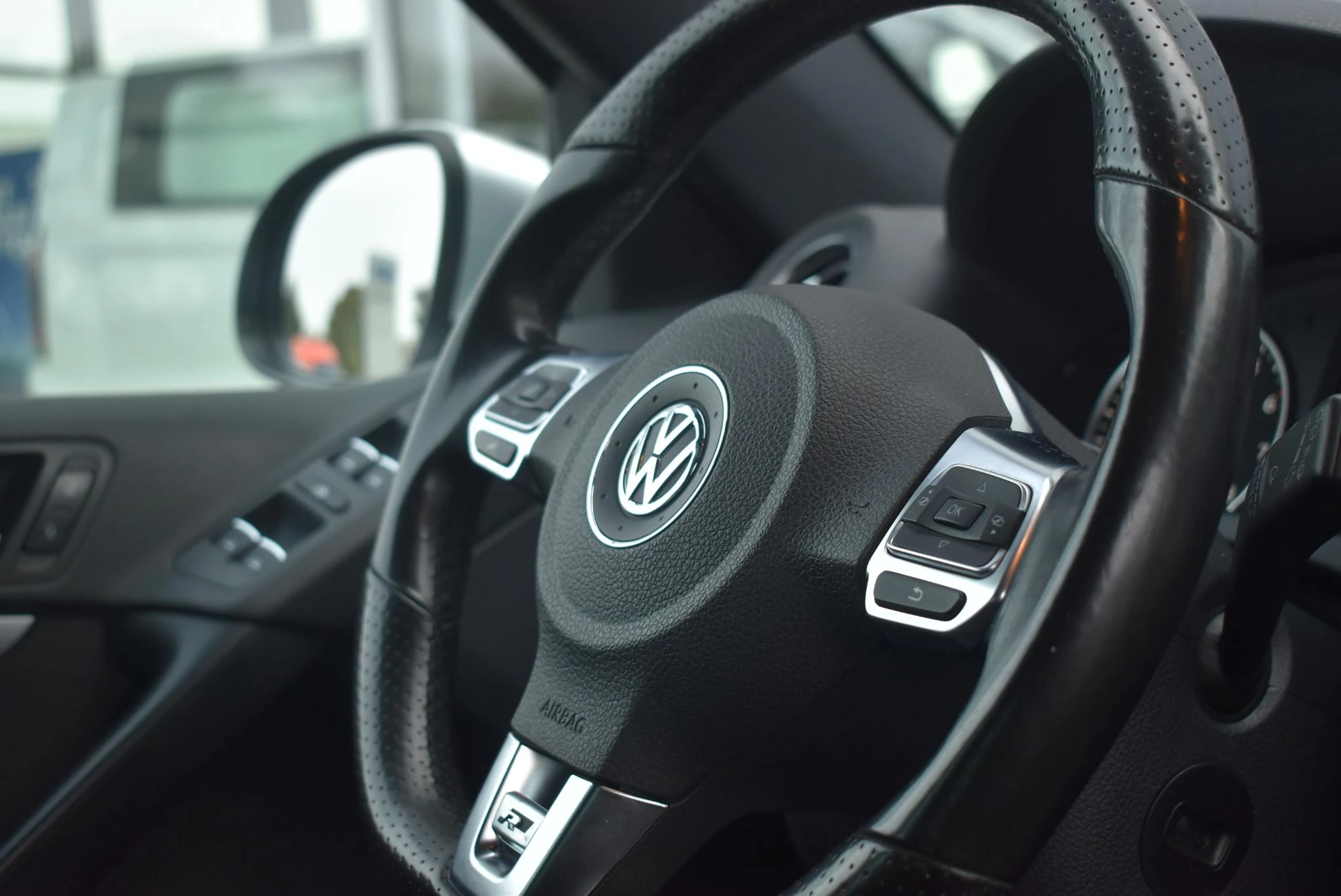 Volkswagen-Tiguan-image-25