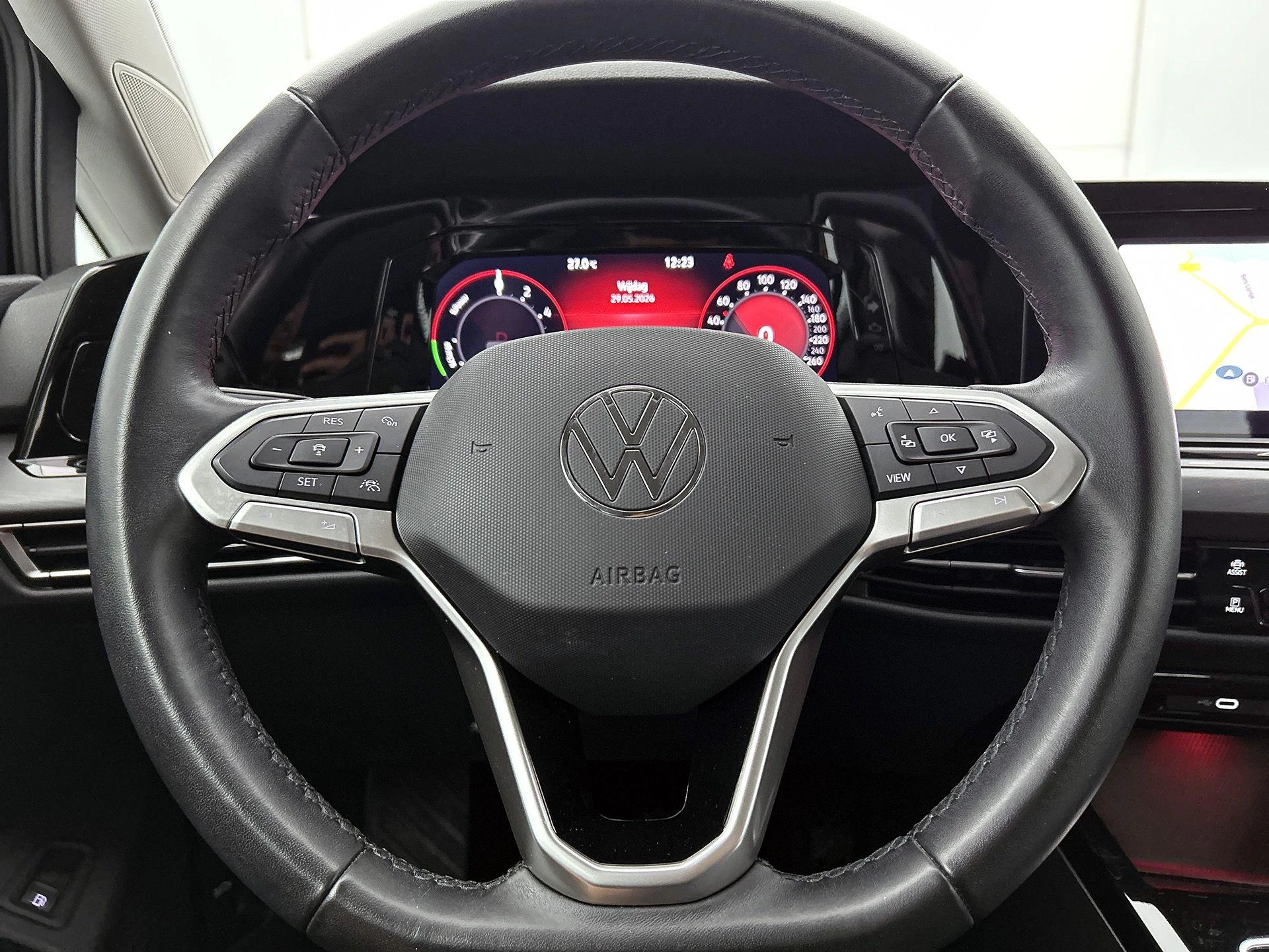 Volkswagen-Golf-image-20