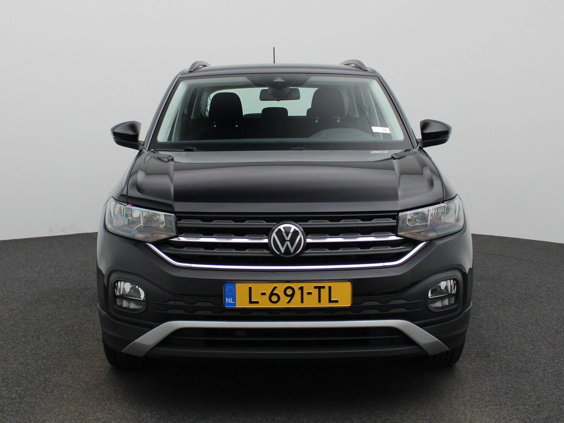 Volkswagen-T-Cross-image-2