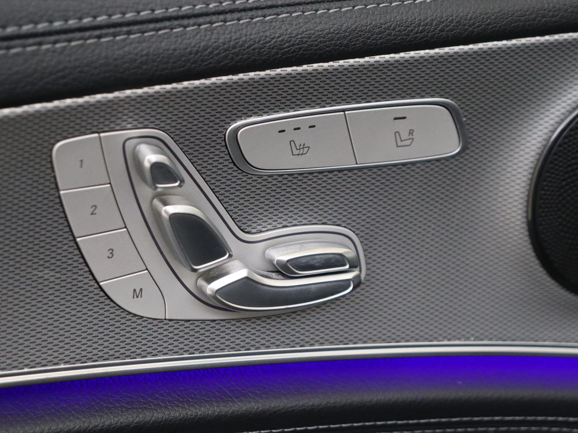 Mercedes-Benz-E-Klasse-image-25