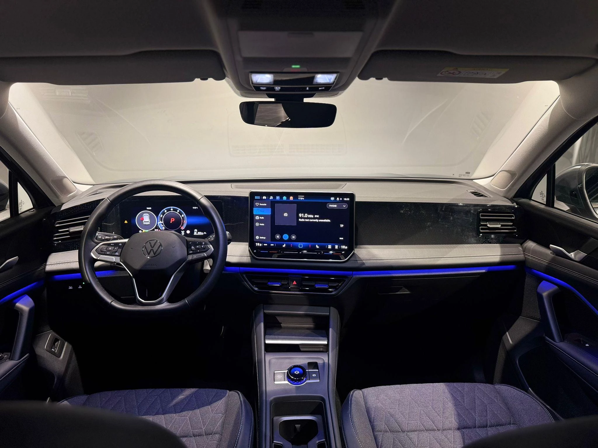 Volkswagen-Tiguan-image-11