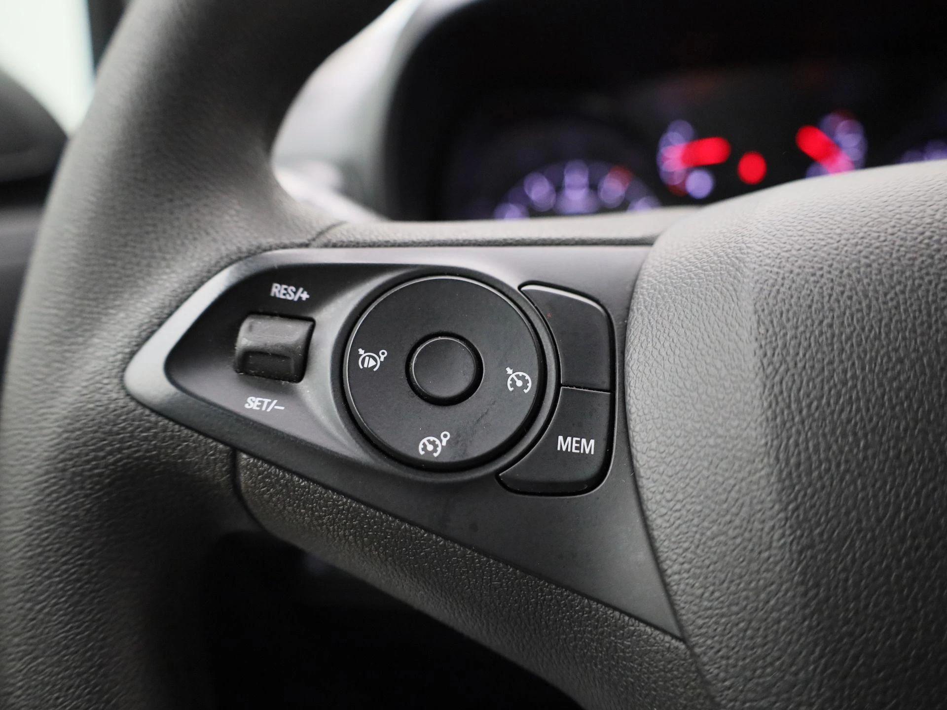 Opel-Combo Life-image-20