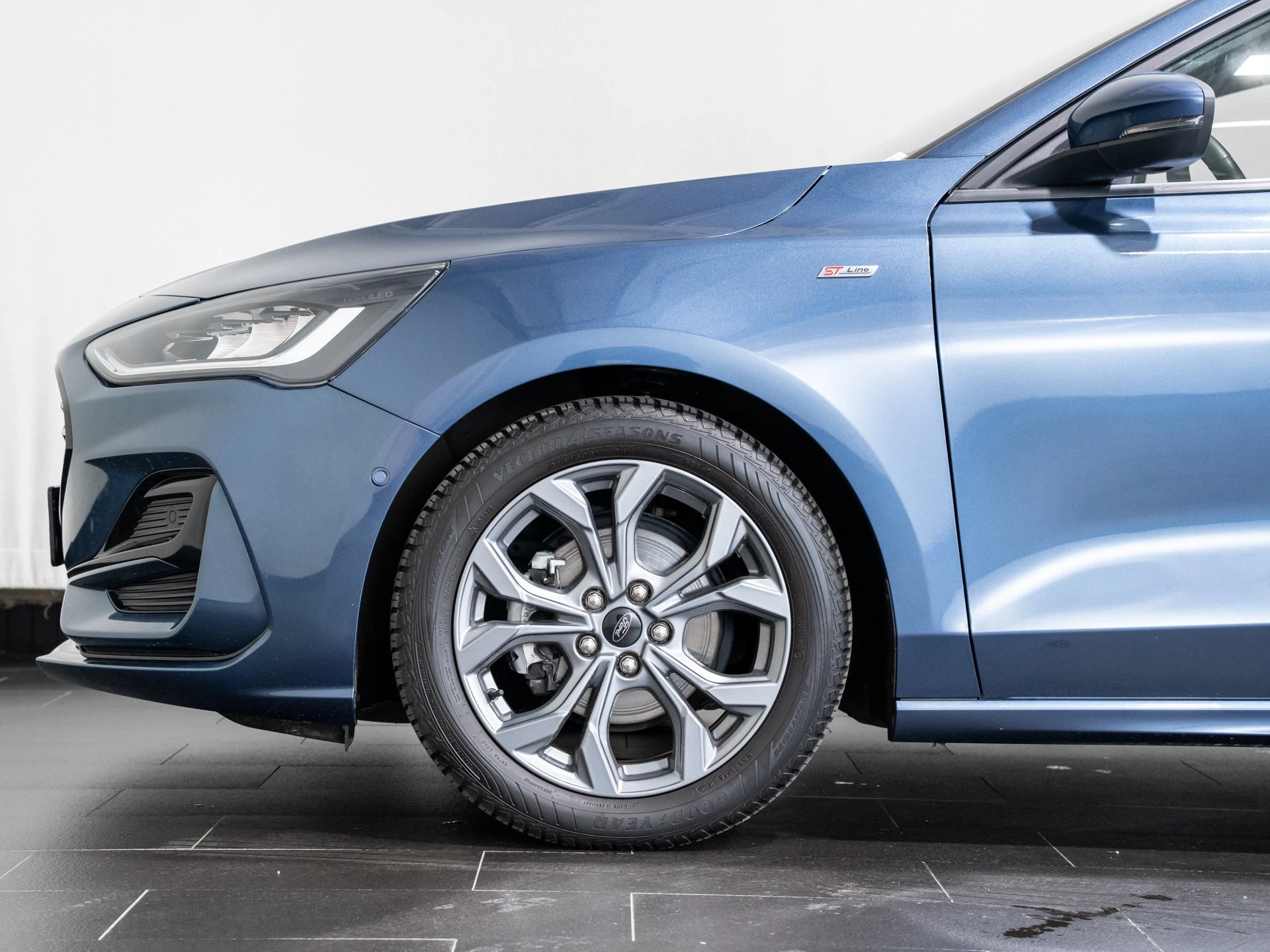 Ford Focus ST-Line X Turnier AHK ACC LED Kamera