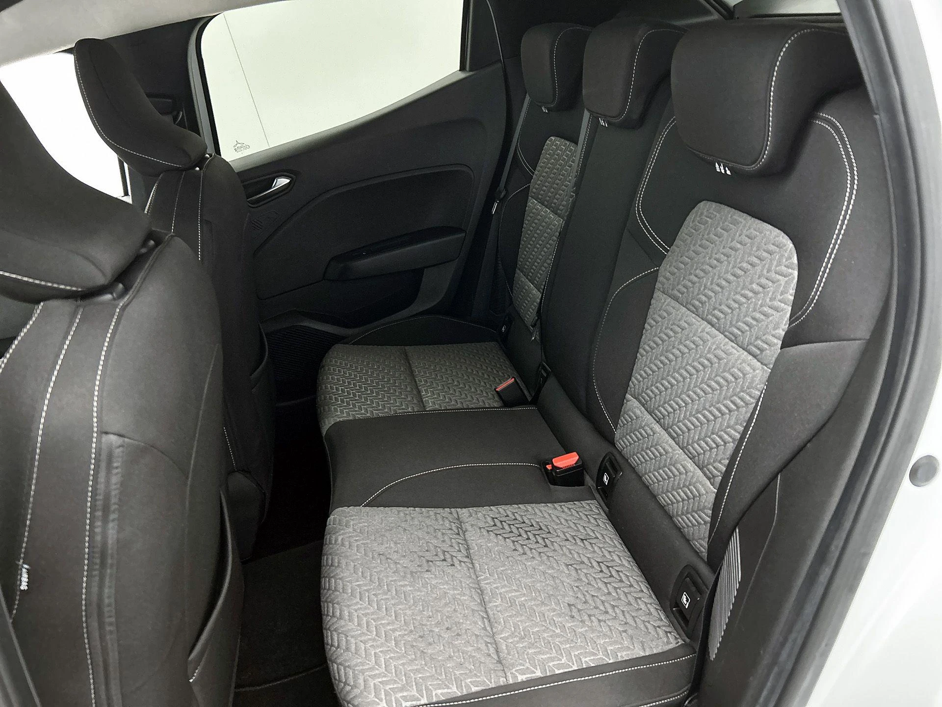 Renault-Clio-image-25