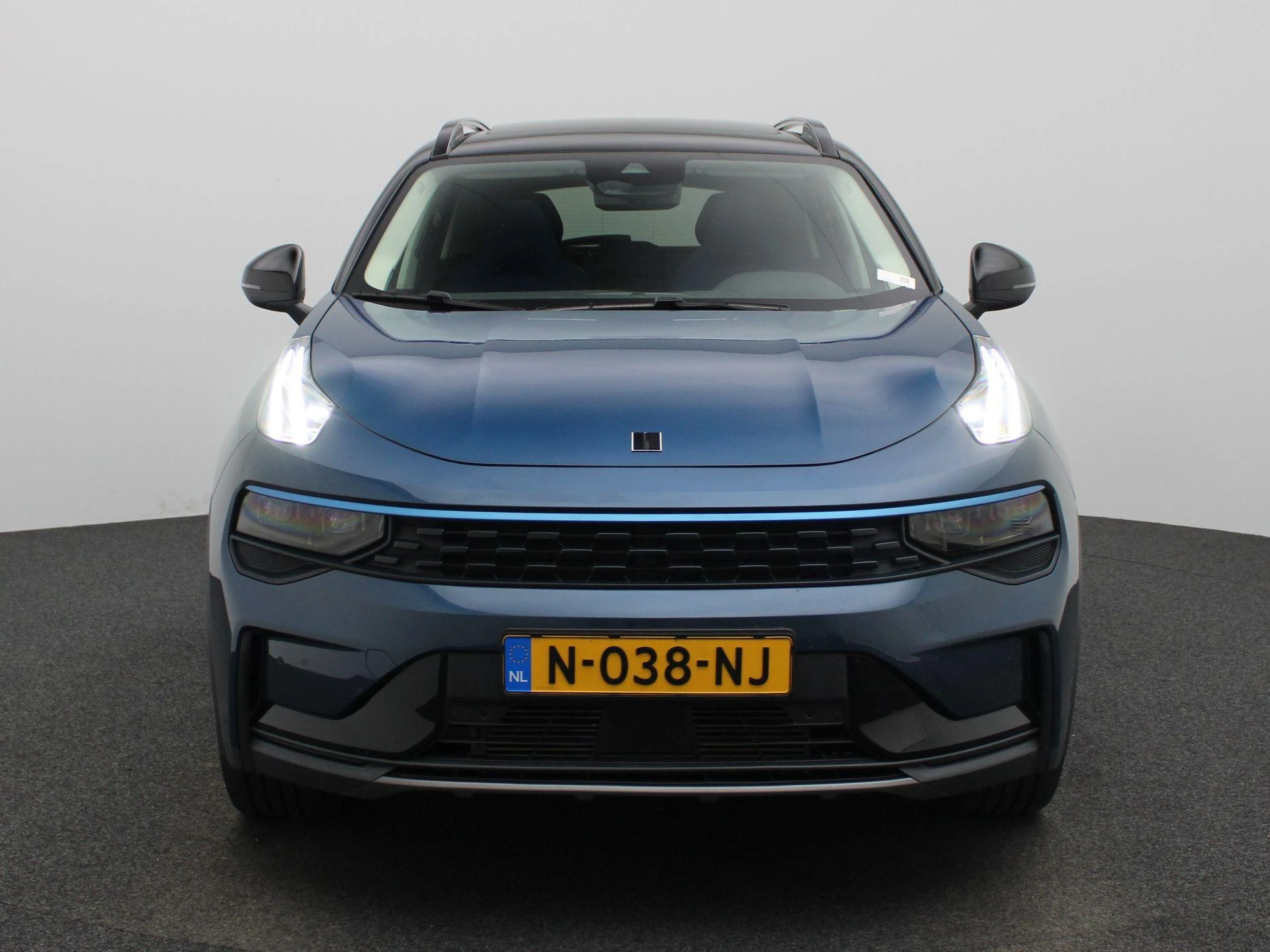 Lynk & Co-01-image-2