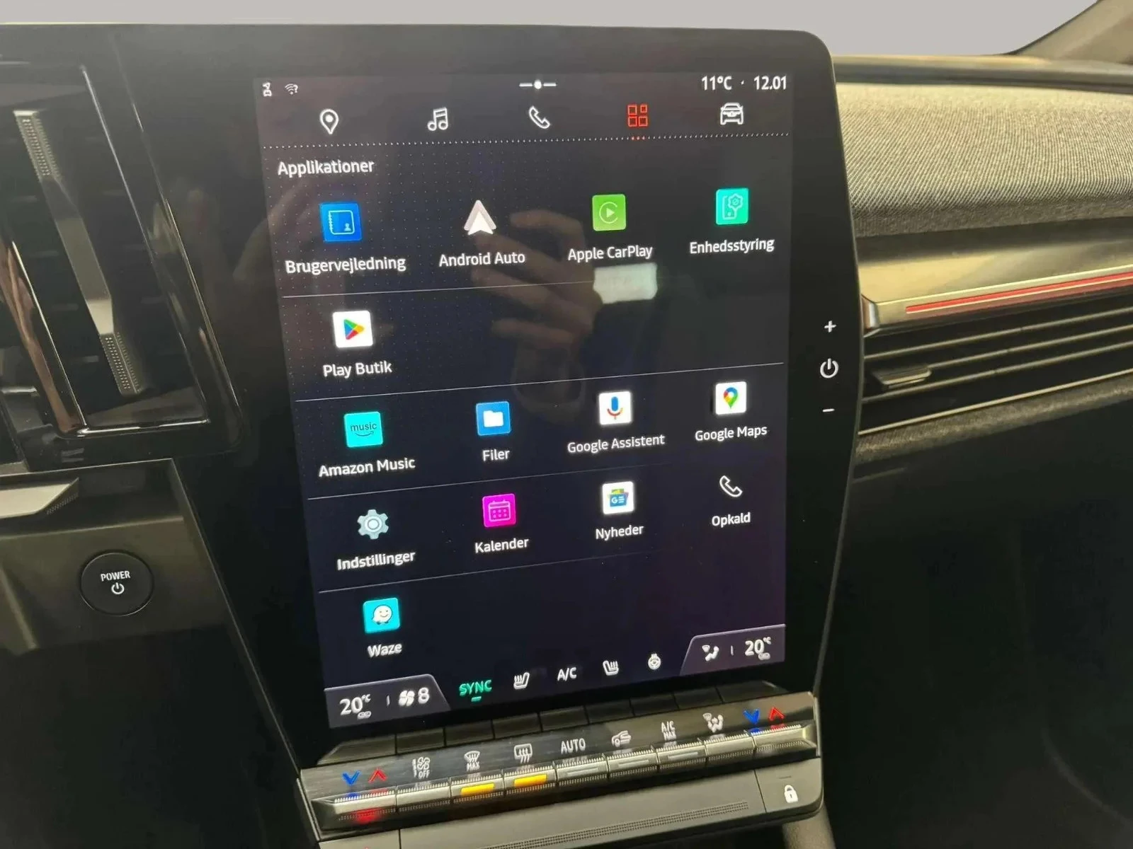 Renault-Megane E-Tech-image-14