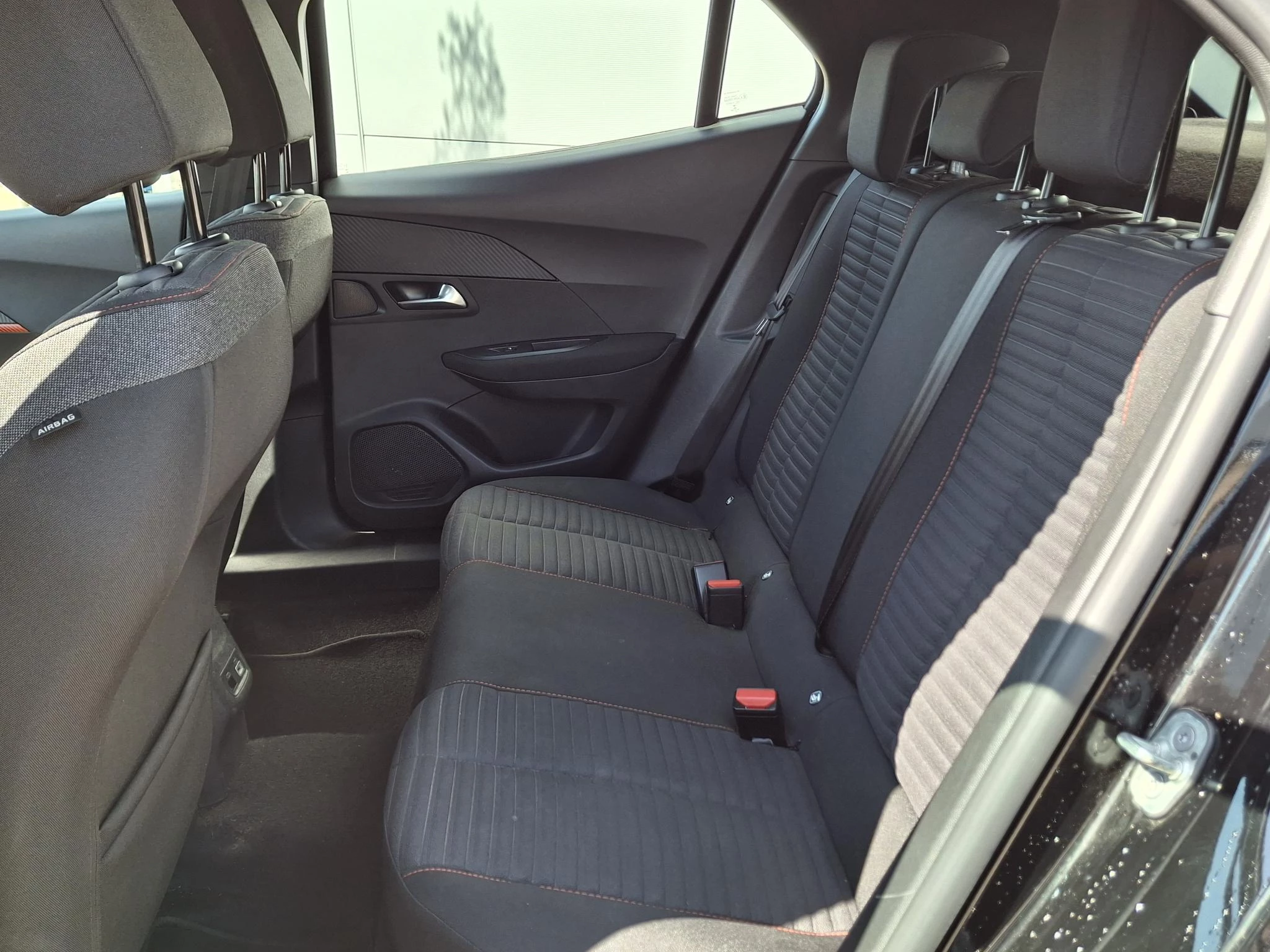 Peugeot e-2008 EV Active 50 kWh