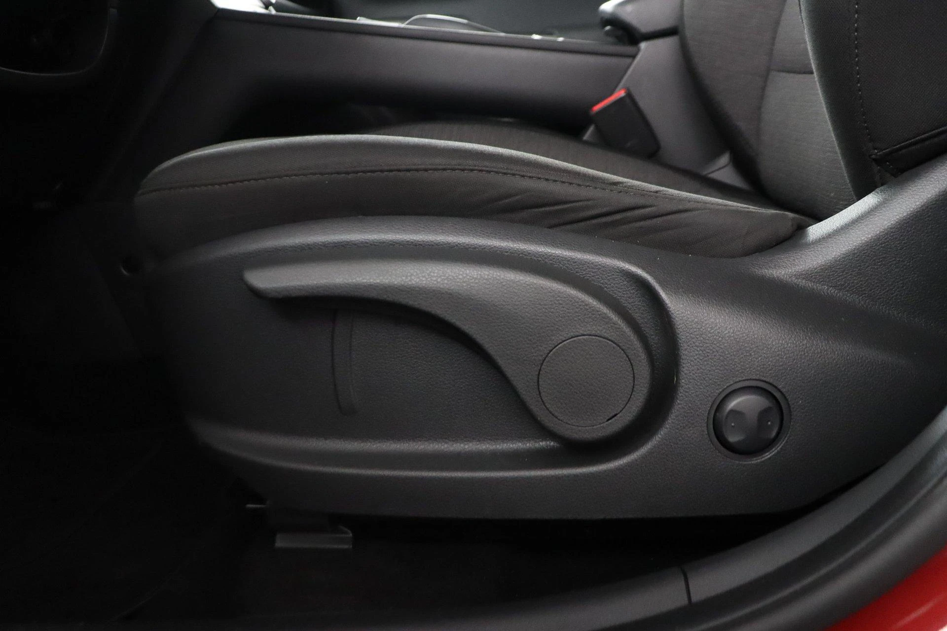 Hyundai-Kona-image-41